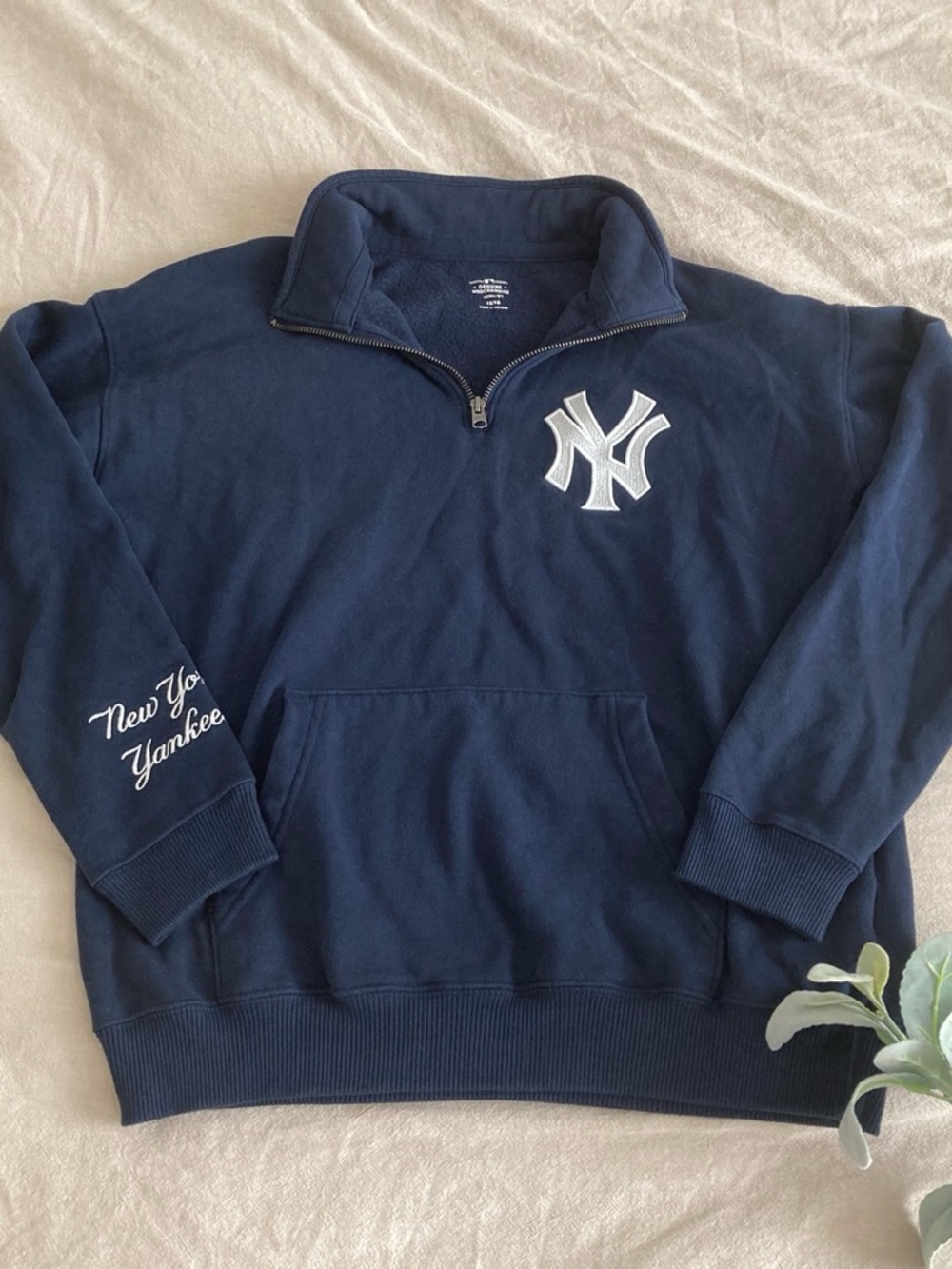 Genuine Merchandise Navy & White Yankees Quarter-Zip Sweatshirt